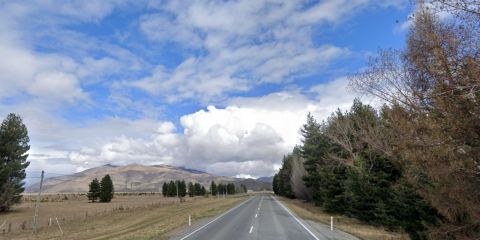 Strong winds on highways near Twizel