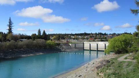 Lake Tekapo - planned lake water spill into Tekapo River